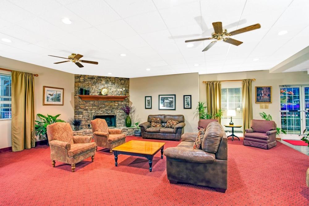 Готель Ramada By Wyndham Pigeon Forge North Екстер'єр фото