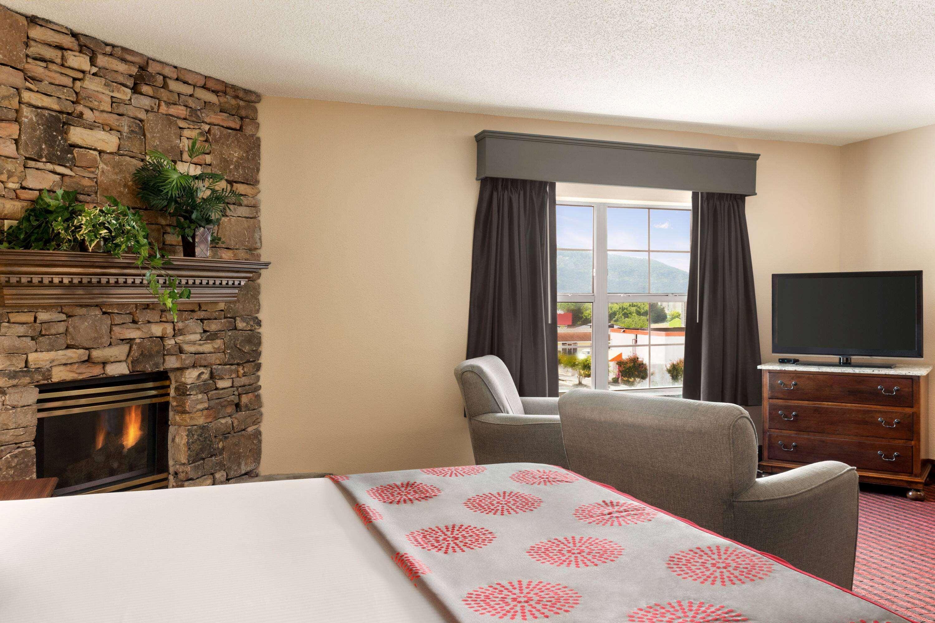 Готель Ramada By Wyndham Pigeon Forge North Екстер'єр фото