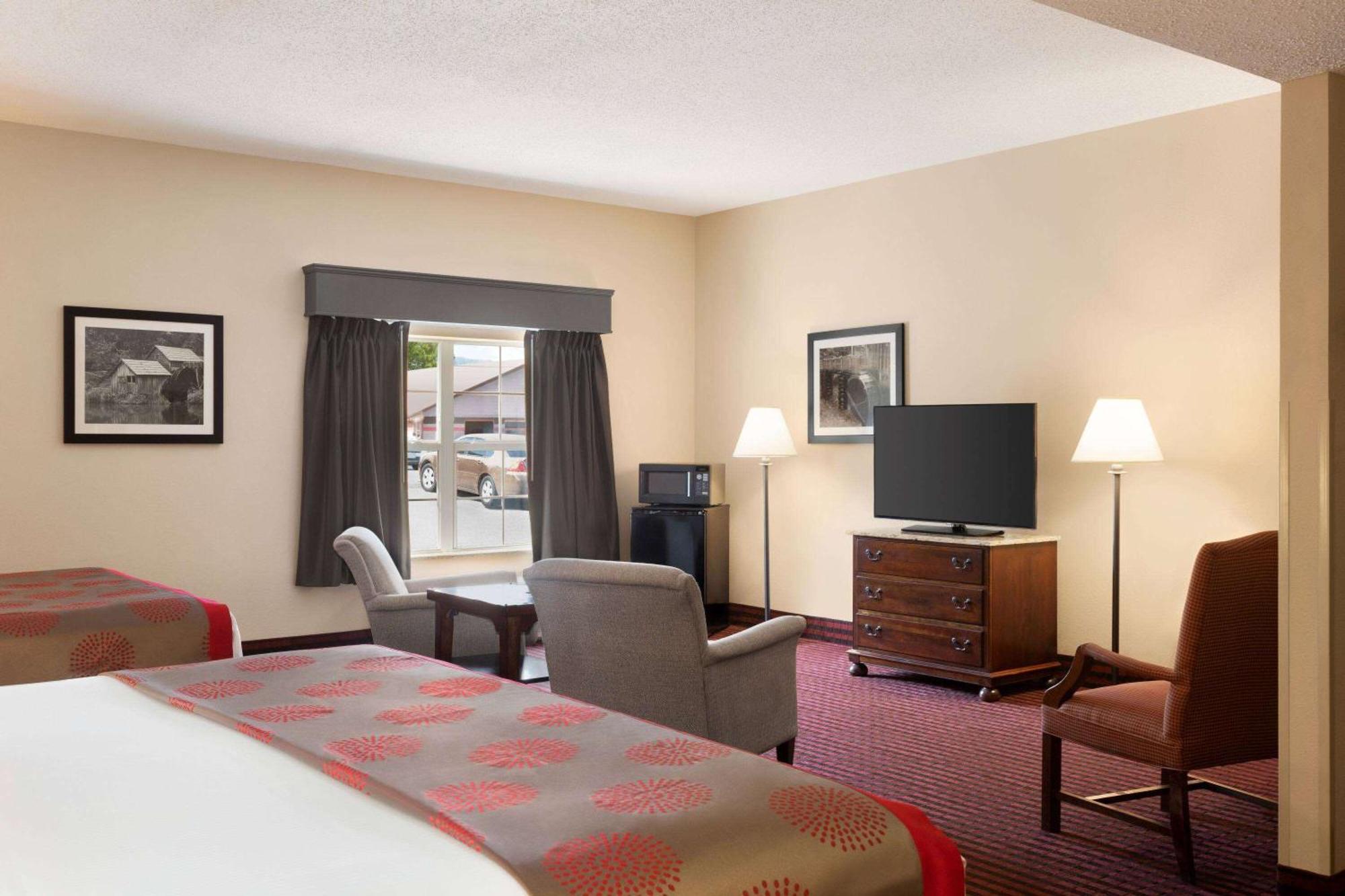 Готель Ramada By Wyndham Pigeon Forge North Екстер'єр фото