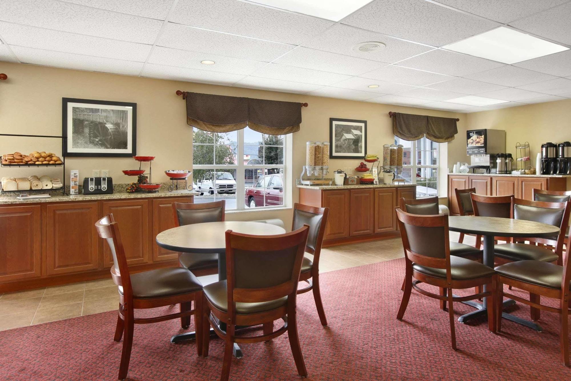 Готель Ramada By Wyndham Pigeon Forge North Екстер'єр фото